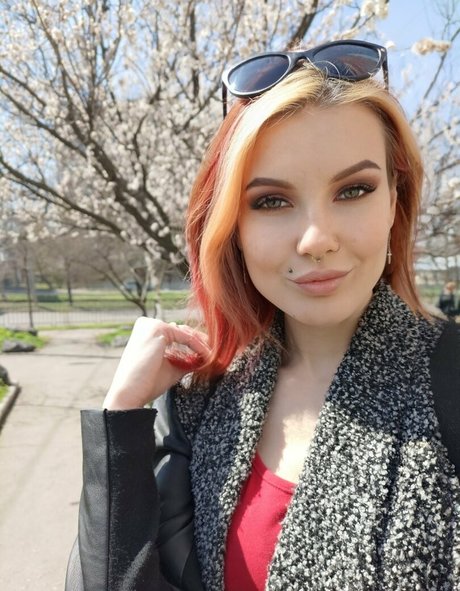 lida bond high quality actress pic