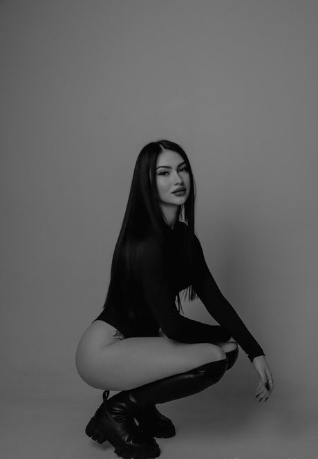 fancy lips pornographic model gallery