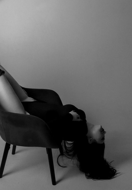 fancy lips model naked img