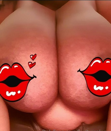 Bustymalone free model pics