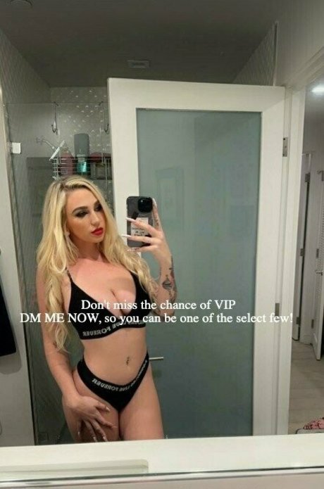 KendraSunderland nudes model pics