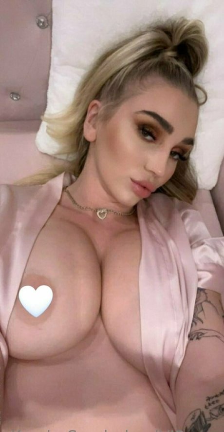 KendraSunderland hot star picture