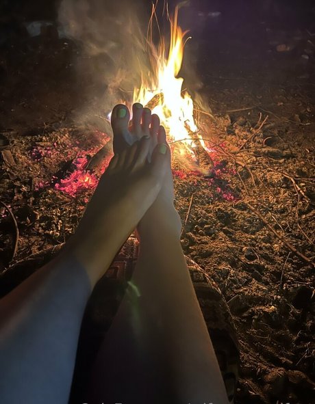 wifeyassandfeet exclusive model img