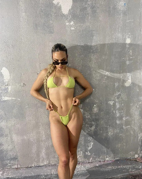 Maxxine Dupri star top images