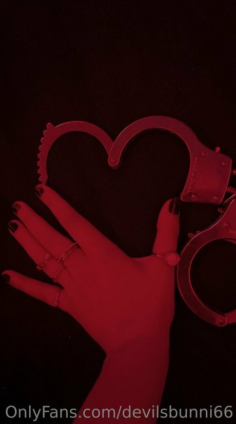 devilsbunni66 pornographic model pic