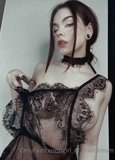 girl of yourdreams star erotic photo