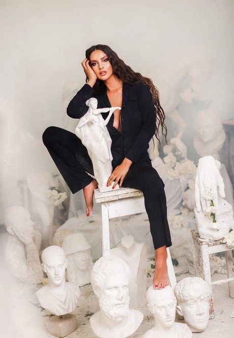 Oriola Marashi erotic pornstar picture