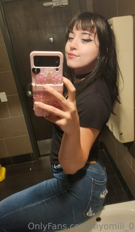 kiyomiii 0 sexy actress pics