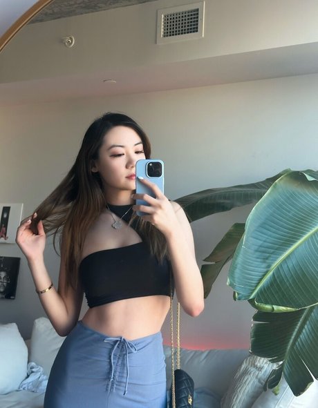 Fanfan model adult gallery