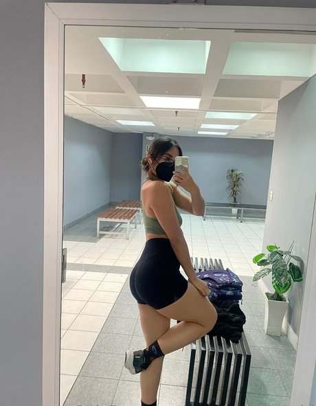 naughtylatinagirl star top photo