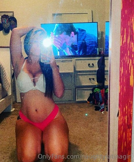 naughtylatinagirl pornstar sexy image