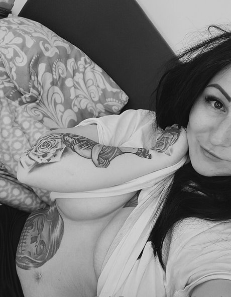 cheeky charlotte profile pic