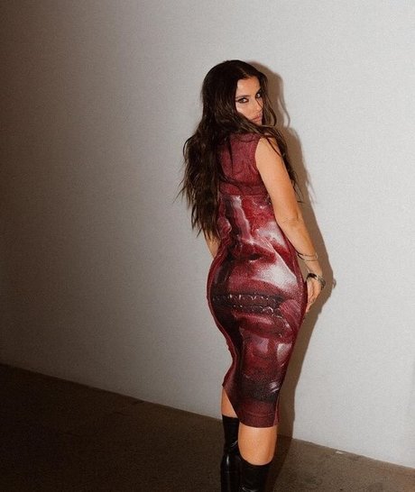 Nelly Furtado naked model photo