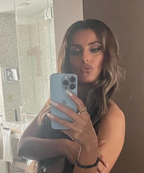 Nelly Furtado hd actress archive