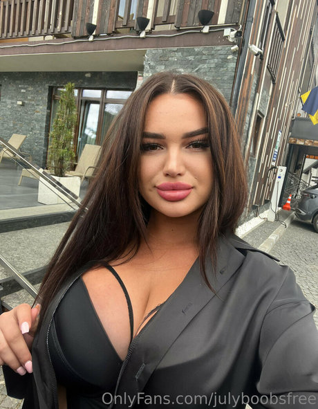 julyboobsfree free actress photos