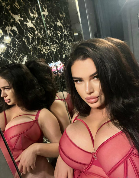 julyboobsfree exclusive star picture