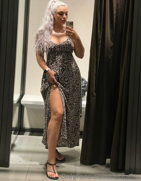 debrafox adult model pics