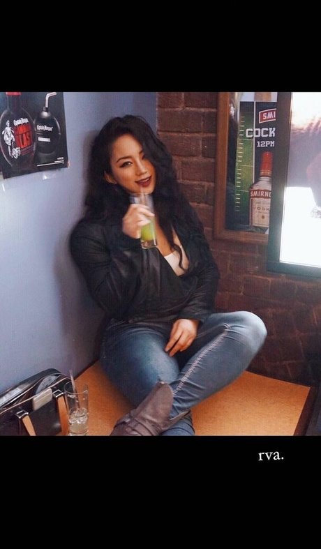 Dajinism model hot images