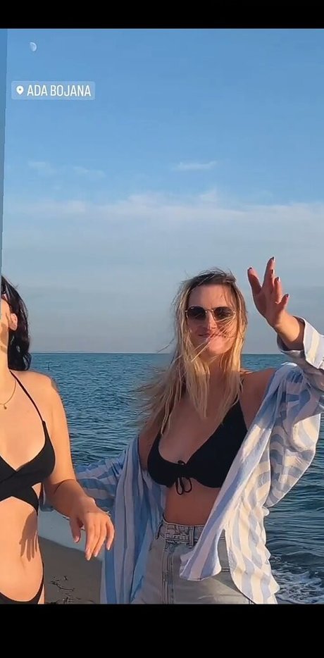 Milena And Lola high quality model images