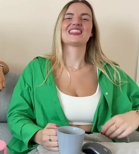 Milena And Lola star art image