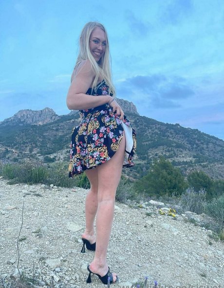 siswet19 sex star image