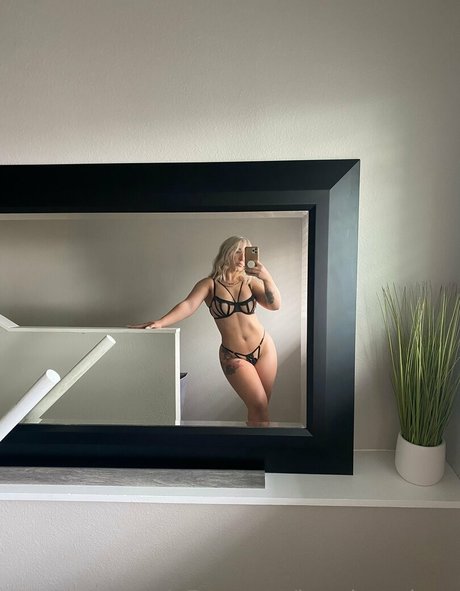 jasminecakess model art pic