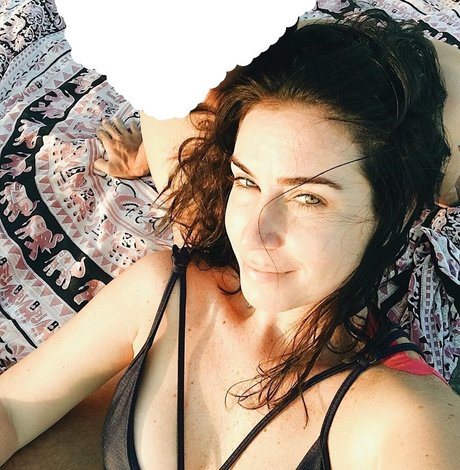 Larissa Erthal star exclusive image