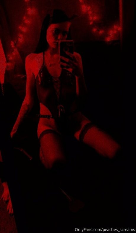 peacheyscreams model high quality picture