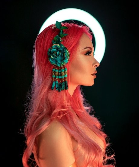 HendoArt model naked picture