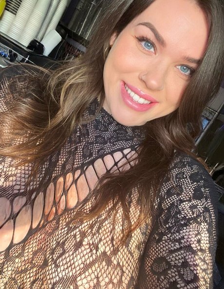 Barista Cassi_ sexy actress image