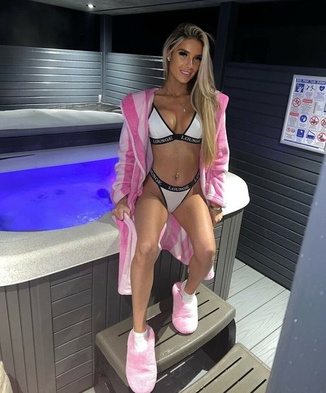 louisemarshallx pornstar beautiful pic