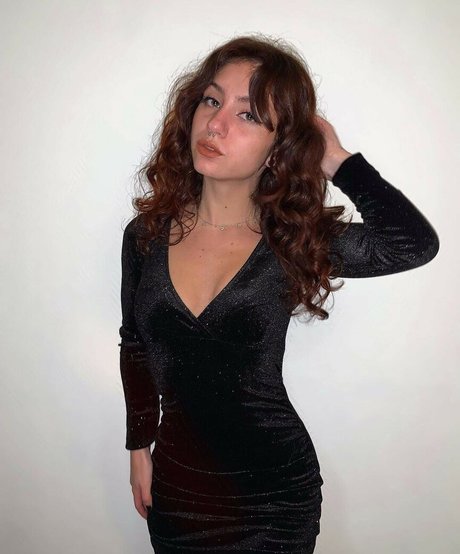 Deeperse hot model pictures