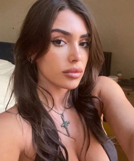 Bianca Censori hd star pics