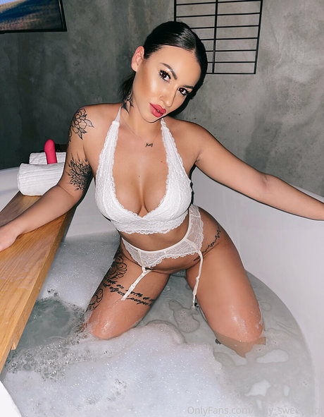 may sweetshot naked pornstar img