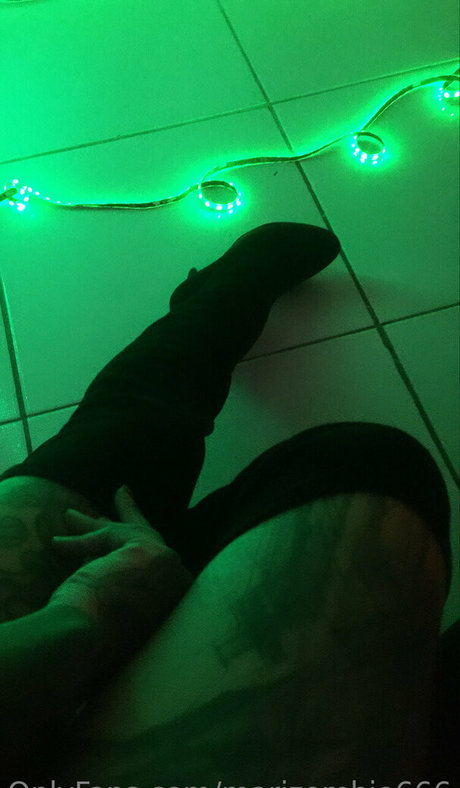 marizombie666 model nude photos