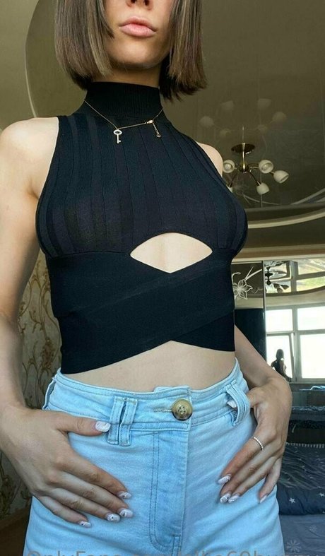 Ellie69bunny porn star pic