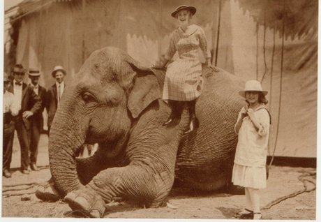 Kate Winslet art model pics