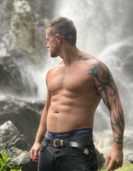 fxxkingexplorers porn model pictures