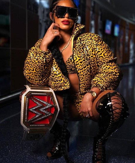 Bianca Belair sexy star galleries