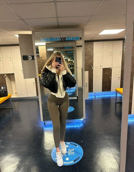 gwendolynceline nude star photos