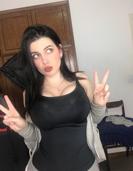 Magui Sunshine pornstar nude images