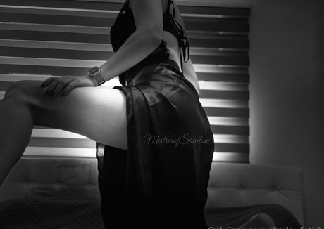 mistressofshadow model erotic photos