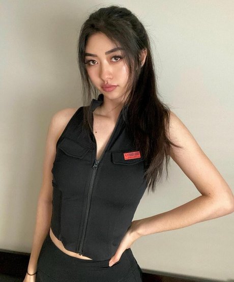 Vyxphan pornstar nude picture