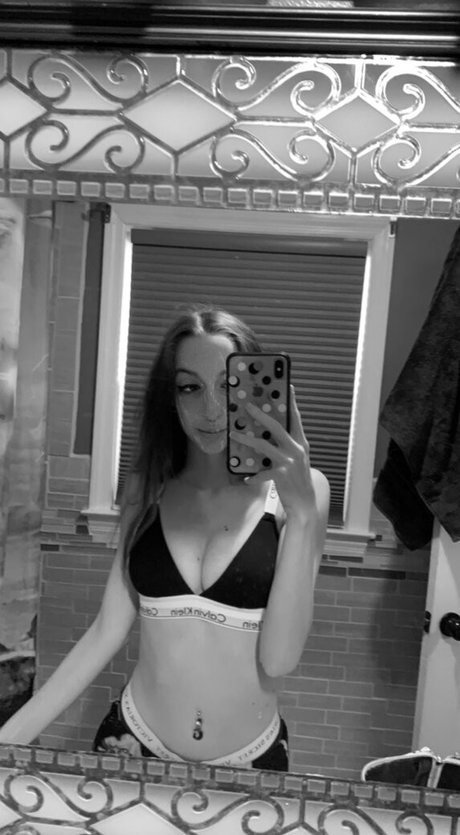 FrontDeskLady high quality actress galleries