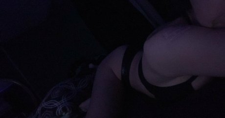 FrontDeskLady star sexy pics