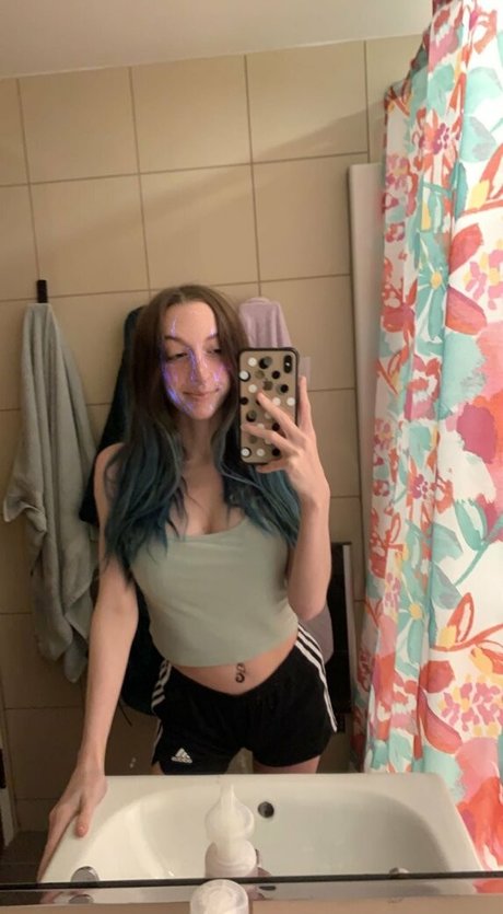 FrontDeskLady nudes model archive