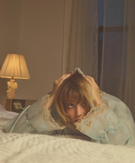 Maya Hawke free star picture