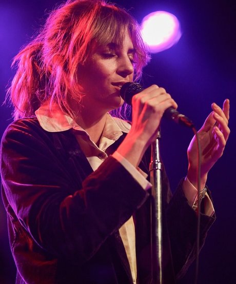 Maya Hawke profile pic