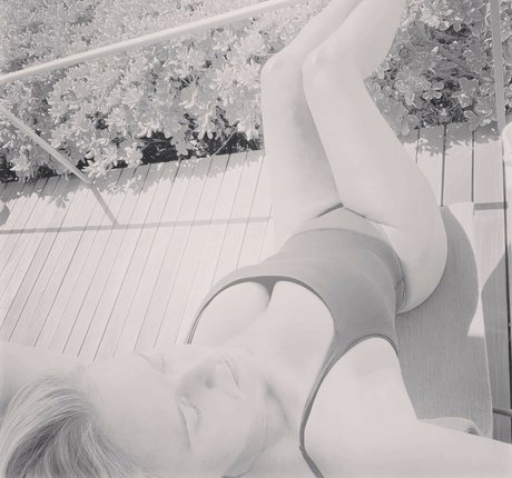 Alice Eve beautiful actress images