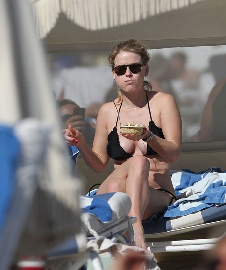 Alice Eve model erotic gallery